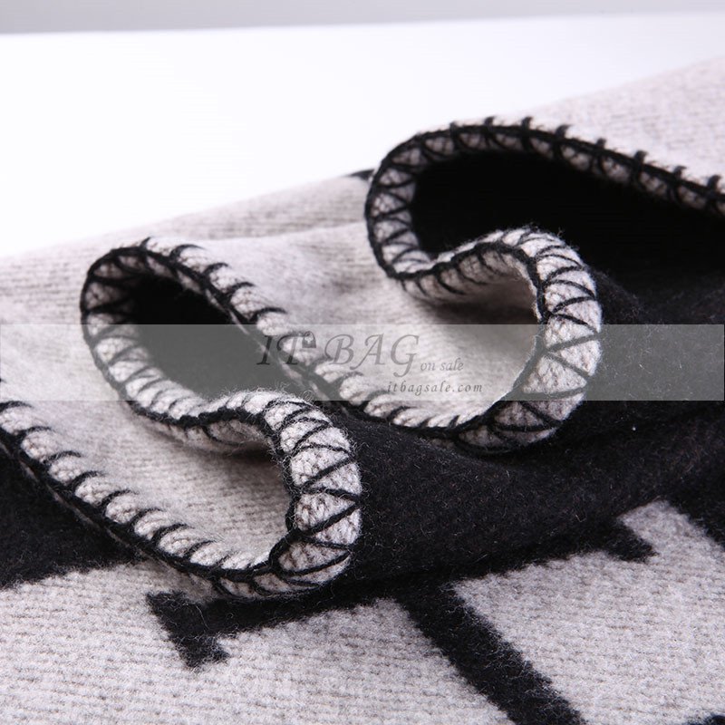 Hermes Blanket Balck 3